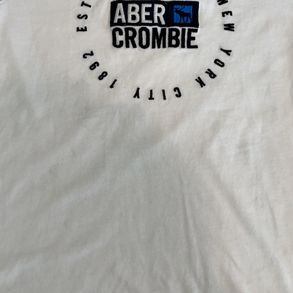 Abercrombie kids boys white embroidered T-shirt size  9- 10 - Picture 3 of 7
